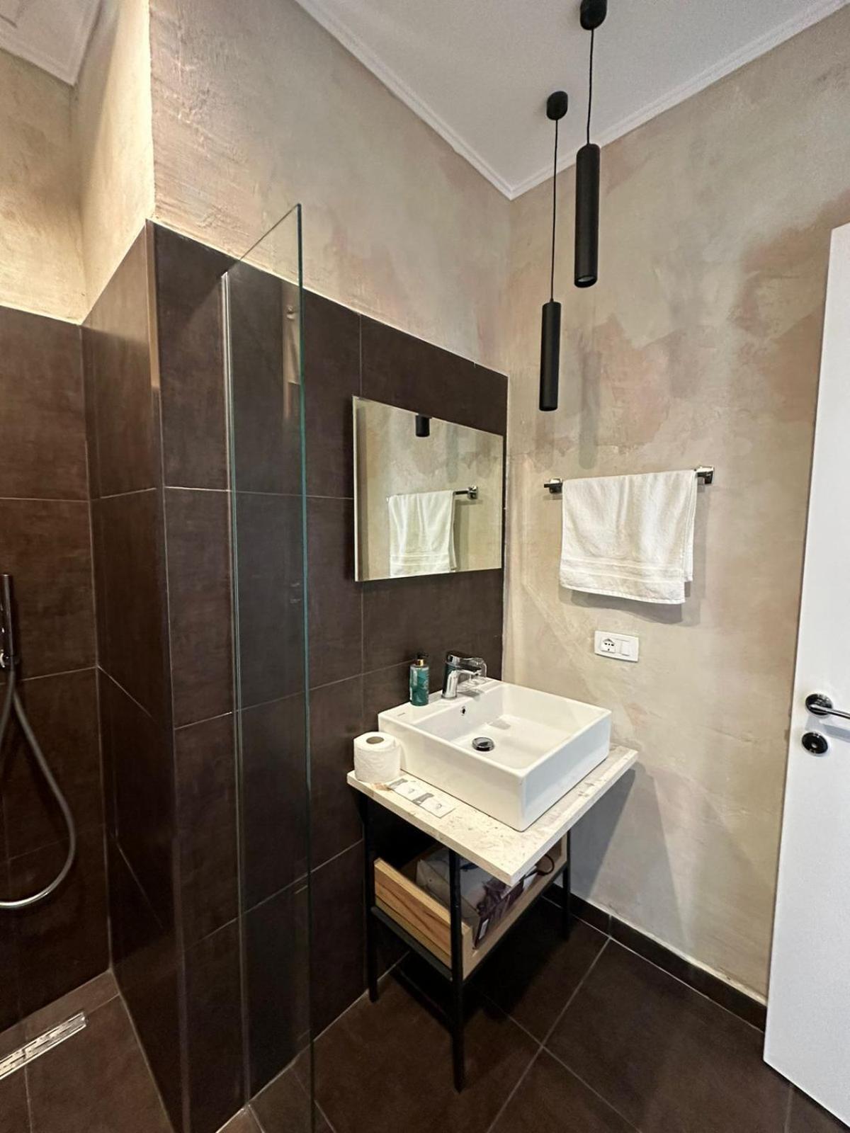 Central Comfort Suites 티라나 외부 사진