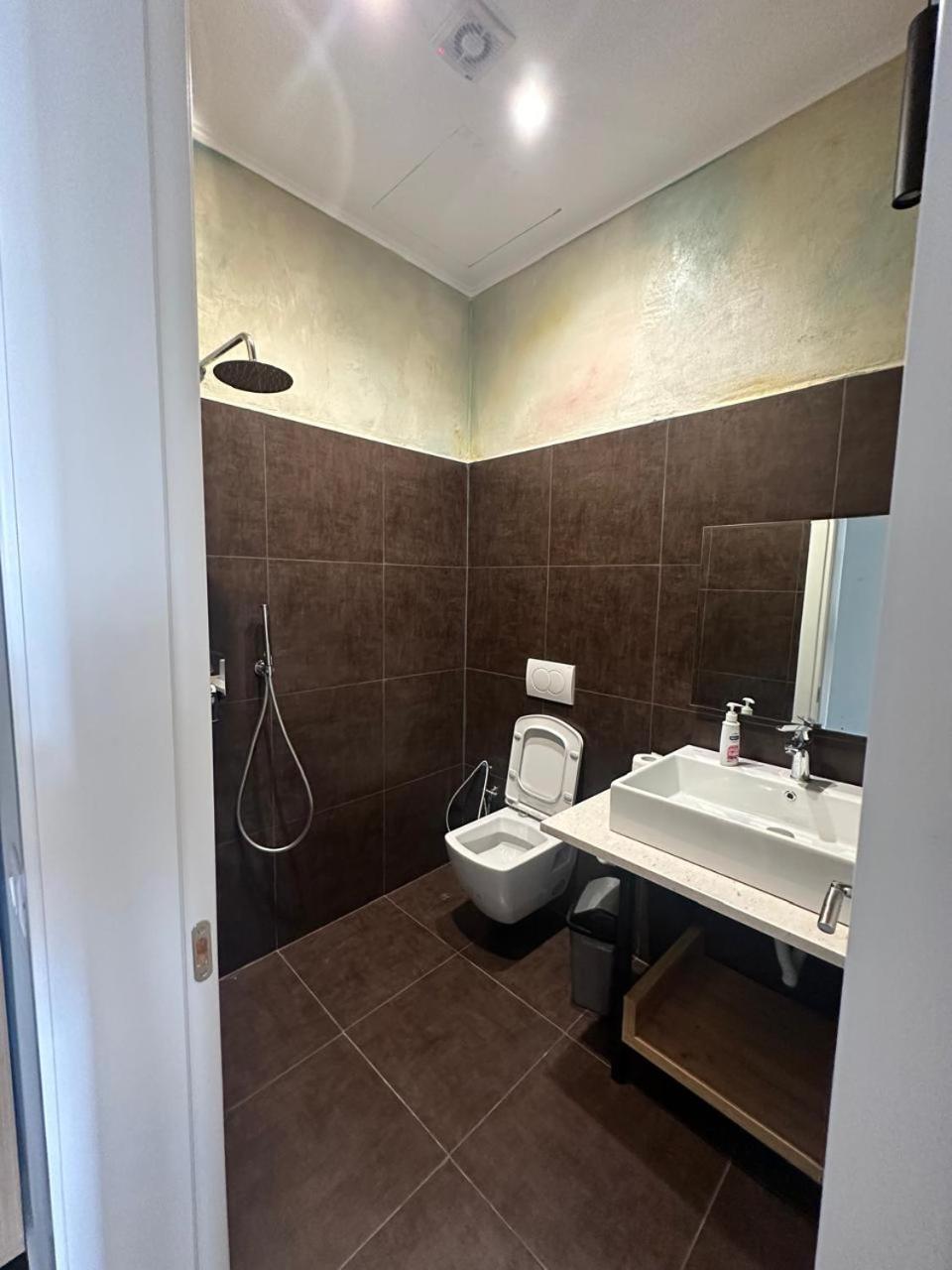 Central Comfort Suites 티라나 외부 사진